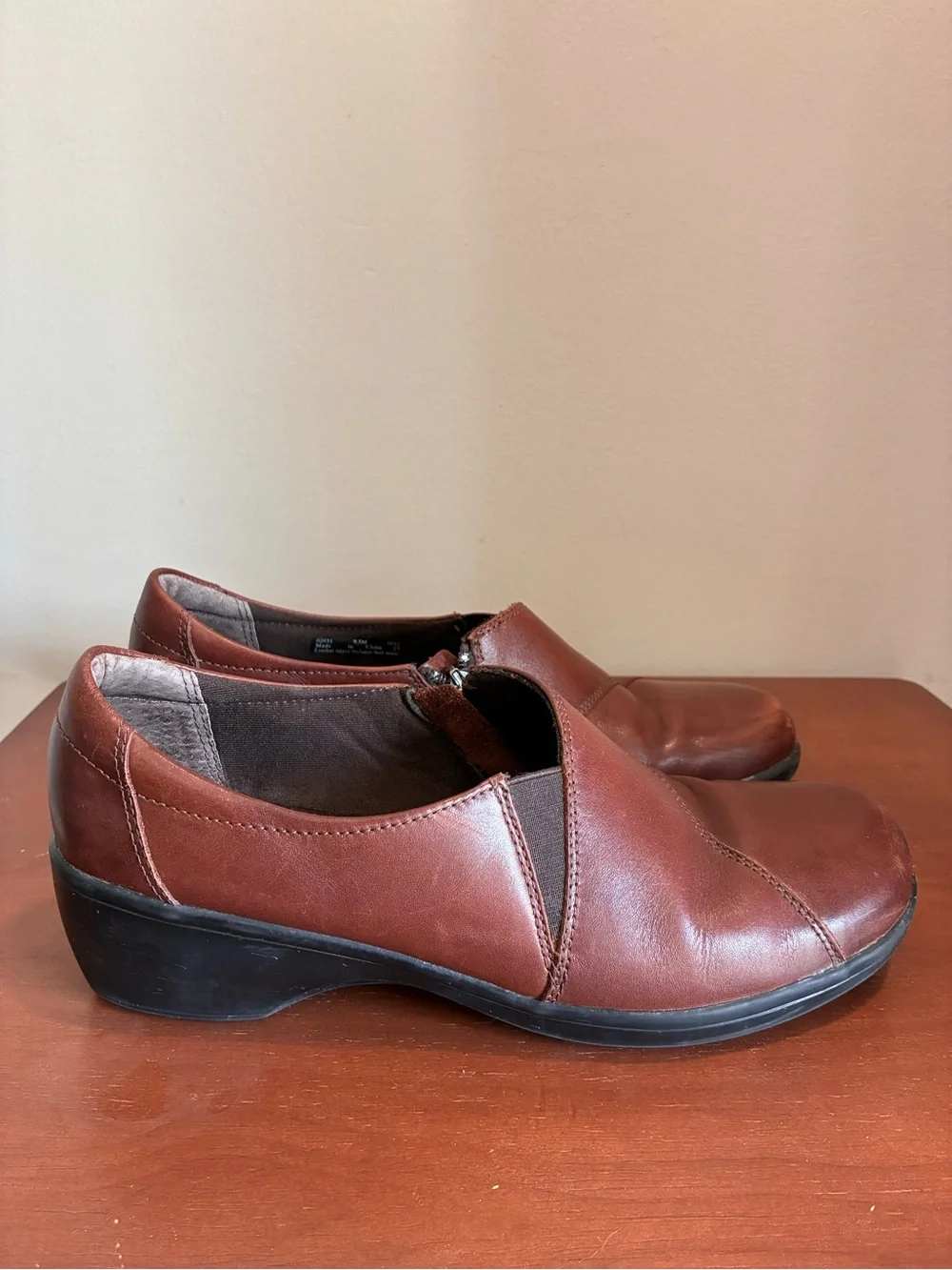 Clarks Bendables Brown Leather Side Zipper Slip-on Shoes Women’s Size 9.5